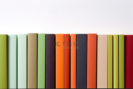 一排书背景图片_一排色彩鲜艳的书整齐地排成一排