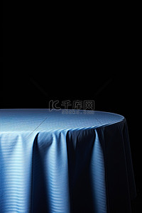 黑色桌布背景图片_黑色背景上的蓝色桌布