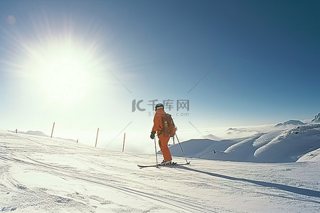 站在雪坡上滑雪的人