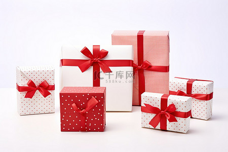 红色信封背景背景图片_白色背景上的红色和白色包裹的礼物和信封