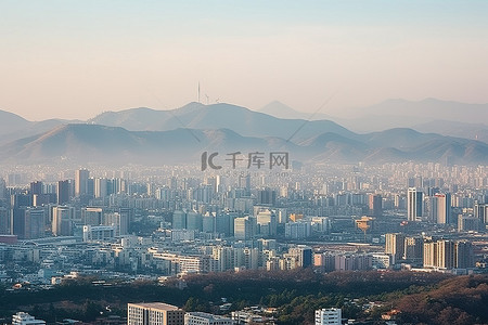 每天吃两次药背景图片_首尔山上的城市景观是您每天都能看到的景色