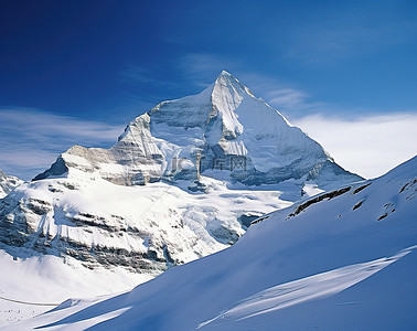 岩山背景图片_一座雪山，背景是蓝天