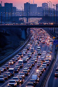 交通高峰背景图片_黄昏时的交通