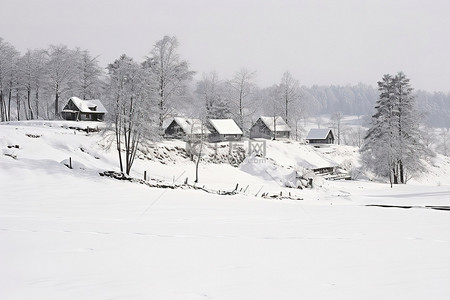 1968 年，jangalian 山村的房屋和冰雪覆盖的小屋