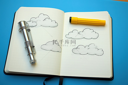 高图片背景图片_一些云和带有云的笔记本