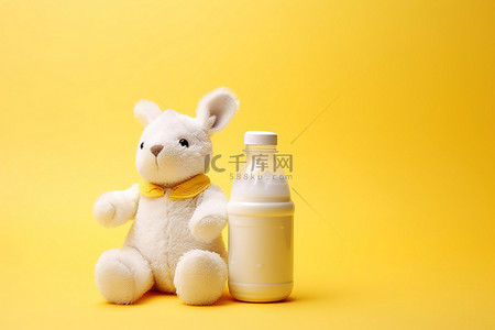 育儿学堂背景图片_毛绒玩具和一瓶牛奶
