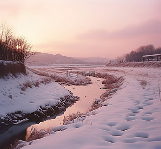 上海海湾的雪冬季日出