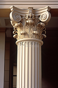 建筑物东角拱门的柱子