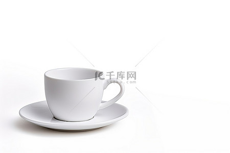 碟碟背景图片_白色背景上孤立的白咖啡杯和碟