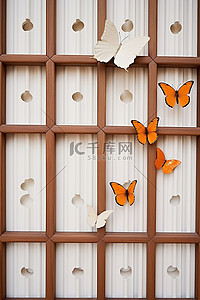 蝴蝶栖息在日本共同寺延诺基多的木栅栏内