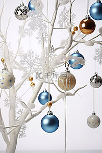 冬天的树枝背景图片_树枝上有装饰品的圣诞树设计