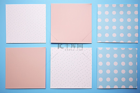 棕色背景复制空间上的一组蓝色和粉色圆点方块