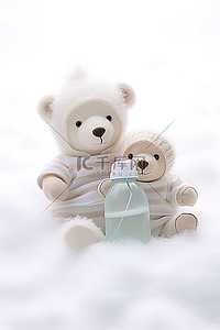 宝宝背景图片_2 只白色泰迪熊宝宝，带瓶子，雪地里有熊宝宝