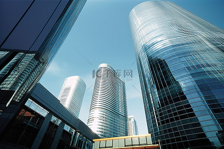 一座大型摩天大楼的图像