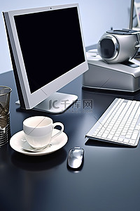 咖啡钢笔背景图片_办公室白色工作区，配有电脑桌面咖啡站和笔