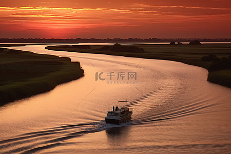 天安门会客厅背景图片_夕阳下，一艘船在天空中航行