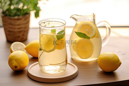 草药柠檬水的好处和健康益处
