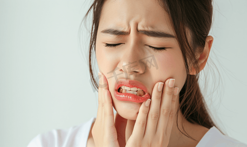 女性牙痛牙齿医疗