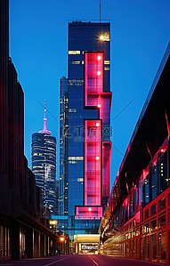 红灯背景图片_红灯闪烁的城市景观，背景中有建筑物