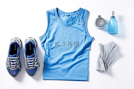 蓝色跑步背景图片_蓝色跑步装备，包括衬衫和鞋子