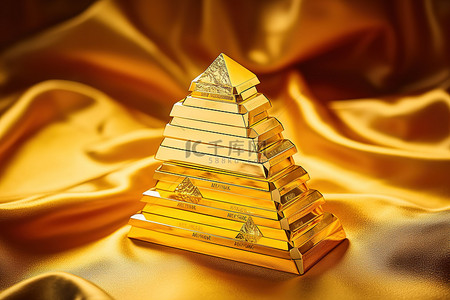首饰钻石背景图片_在金字塔中镀金金条和钻石首饰