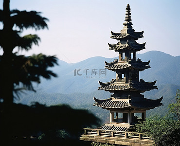 传统山背景图片_山中的宝塔，可欣赏山景