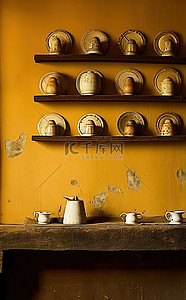 旧屋背景背景图片_房子里的墙壁上有旧盘子和杯子
