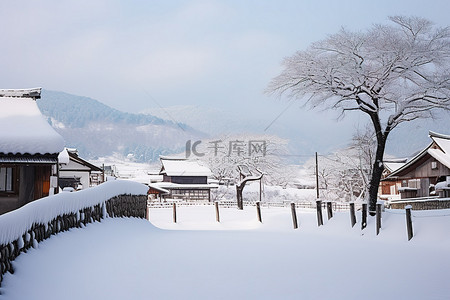 韩国白云下的雪与房屋