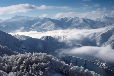 长江背景图片_长江上有很多雪，有很多云