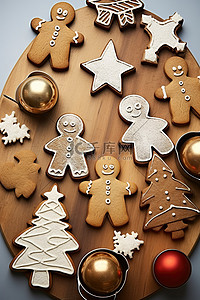 木板上的圣诞饼干和装饰品