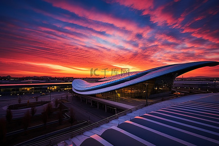 仁川国际机场背景图片_日落时的机场屋顶