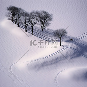 滑雪背景图片_一名滑雪者和汽车驶过雪地里一个僻静的山谷
