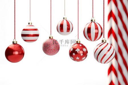 红色的条纹背景图片_圣诞饰品与白色和红色的球