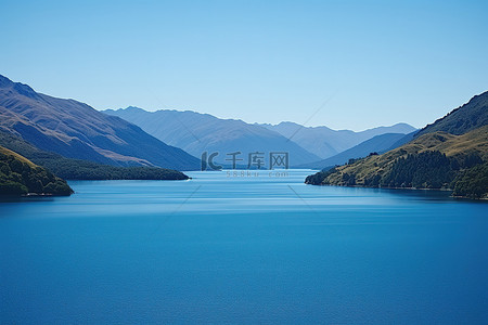 旅游卡背景图片_新西兰瓦卡基亚国王乔治湖