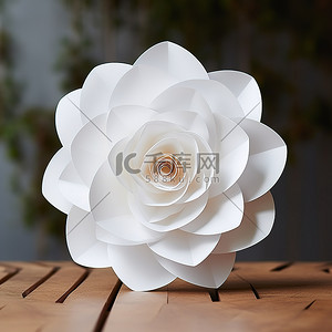 白纸花背景图片_桌上有折叠边缘的白纸花