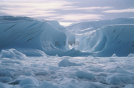 中央扶手背景图片_沙漠中央有一座大冰川