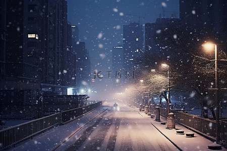 夜晚的雪背景图片_夜晚的城市街道上飘落着雪花