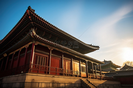 中式文化背景图片_一座具有中式建筑风格和开放式屋顶的老建筑