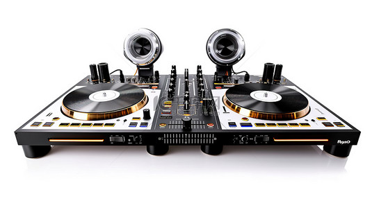 3D 渲染 DJ 转盘，白色背景上带有扬声器和耳机