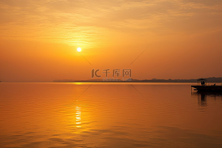 高尔夫7背景图片_印度博帕尔都喜湖的日出