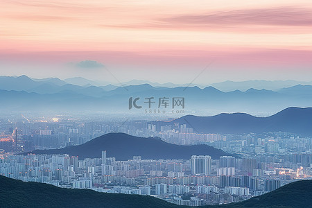 国学达人背景图片_从山顶看首尔的天际线