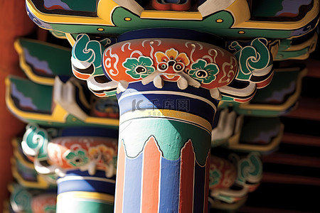 韩国传统宝塔建筑的木结构具有色彩缤纷的设计
