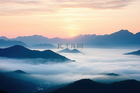 中山底图背景图片_云中 vnc 中山上的日出
