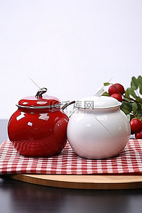陶瓷容器背景图片_2 色陶瓷肉桂苹果黄油罐套装
