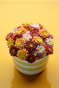 鲜艳的鲜花背景图片_白色碗上放着一束色彩鲜艳的鲜花