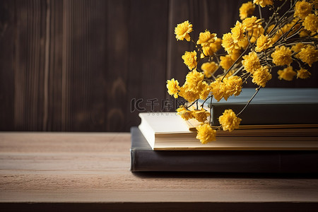 信件背景图片_木架上的书籍和黄花，上面有手写的信件