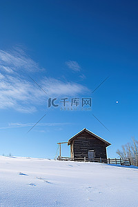 雪地背景图片_蓝天