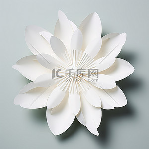用白纸制成的装饰花