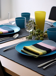 竹编餐垫背景图片_灰色羊毛毡餐垫 3 件套黑色和蓝色餐垫