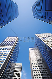 建筑物在蓝天的背景下